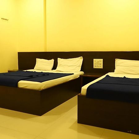 Sai Madhavi Palace Hotel Ширди Экстерьер фото