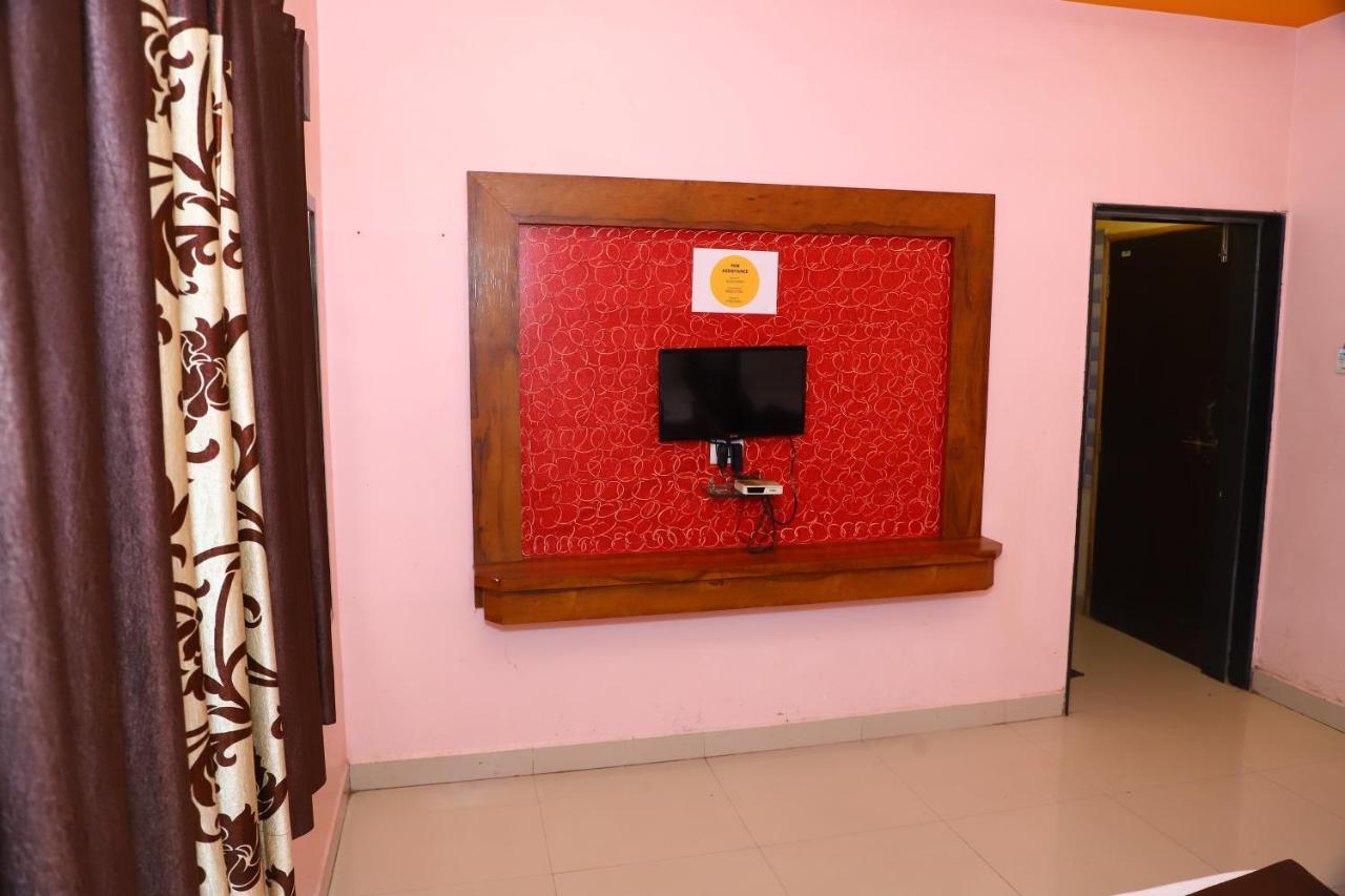 Sai Madhavi Palace Hotel Ширди Экстерьер фото