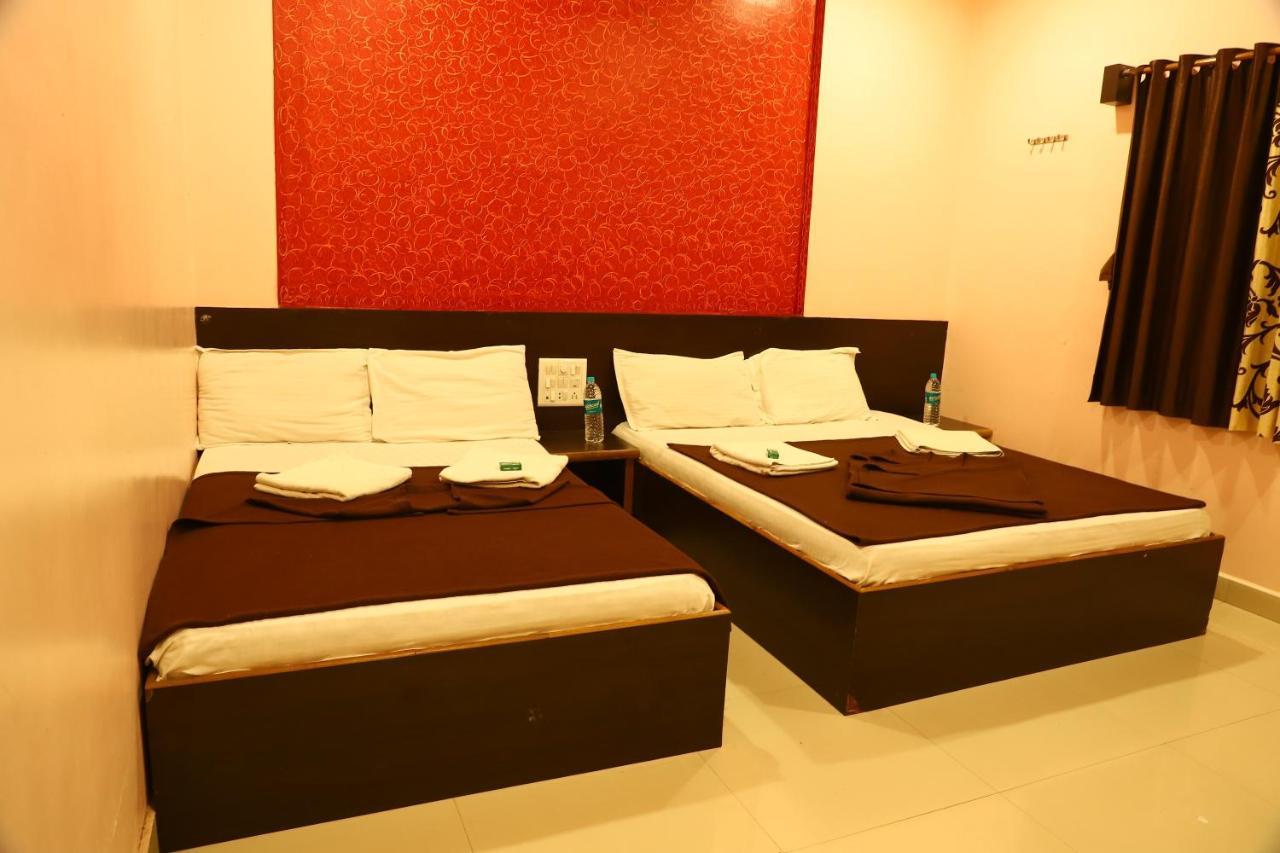 Sai Madhavi Palace Hotel Ширди Экстерьер фото