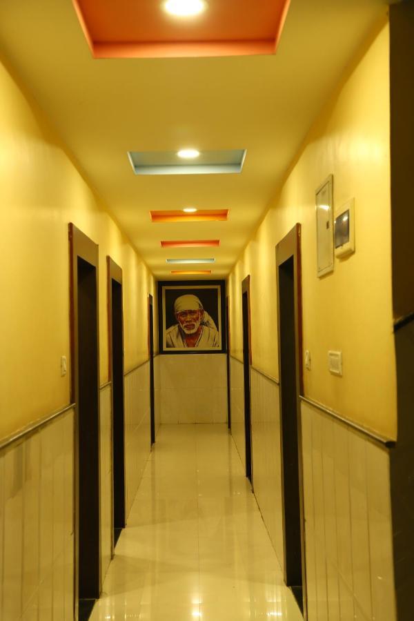 Sai Madhavi Palace Hotel Ширди Экстерьер фото